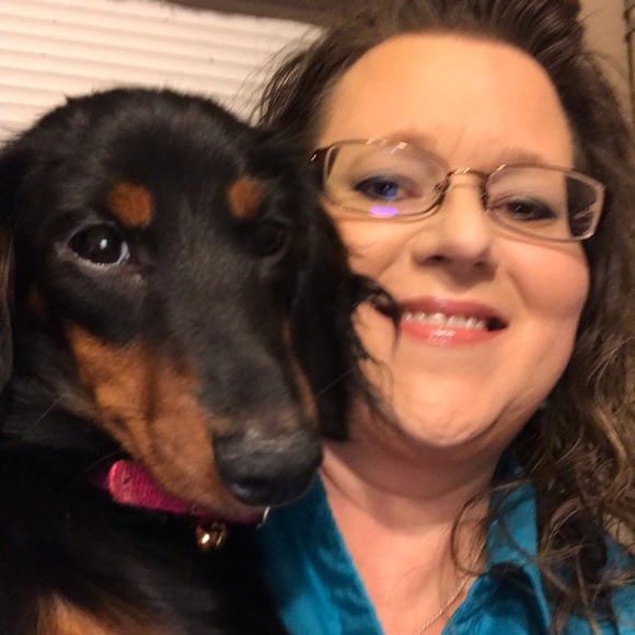 Meet your Posher, Lisa - Picture 2 of 2